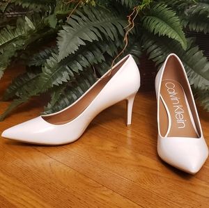 **Brand New** Calvin Klein heals